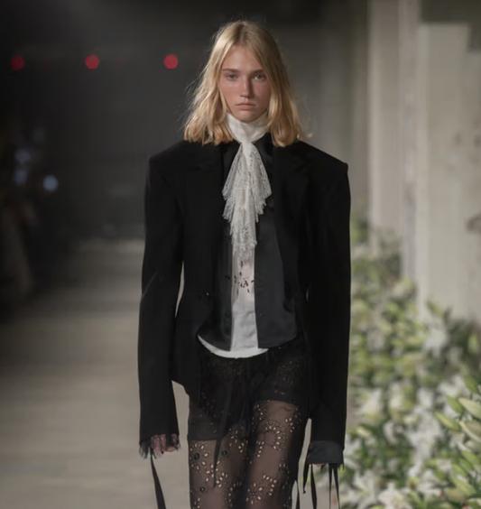 Ann Demeulemeester Spring/Summer 2025: A Show of Inspired Elegance